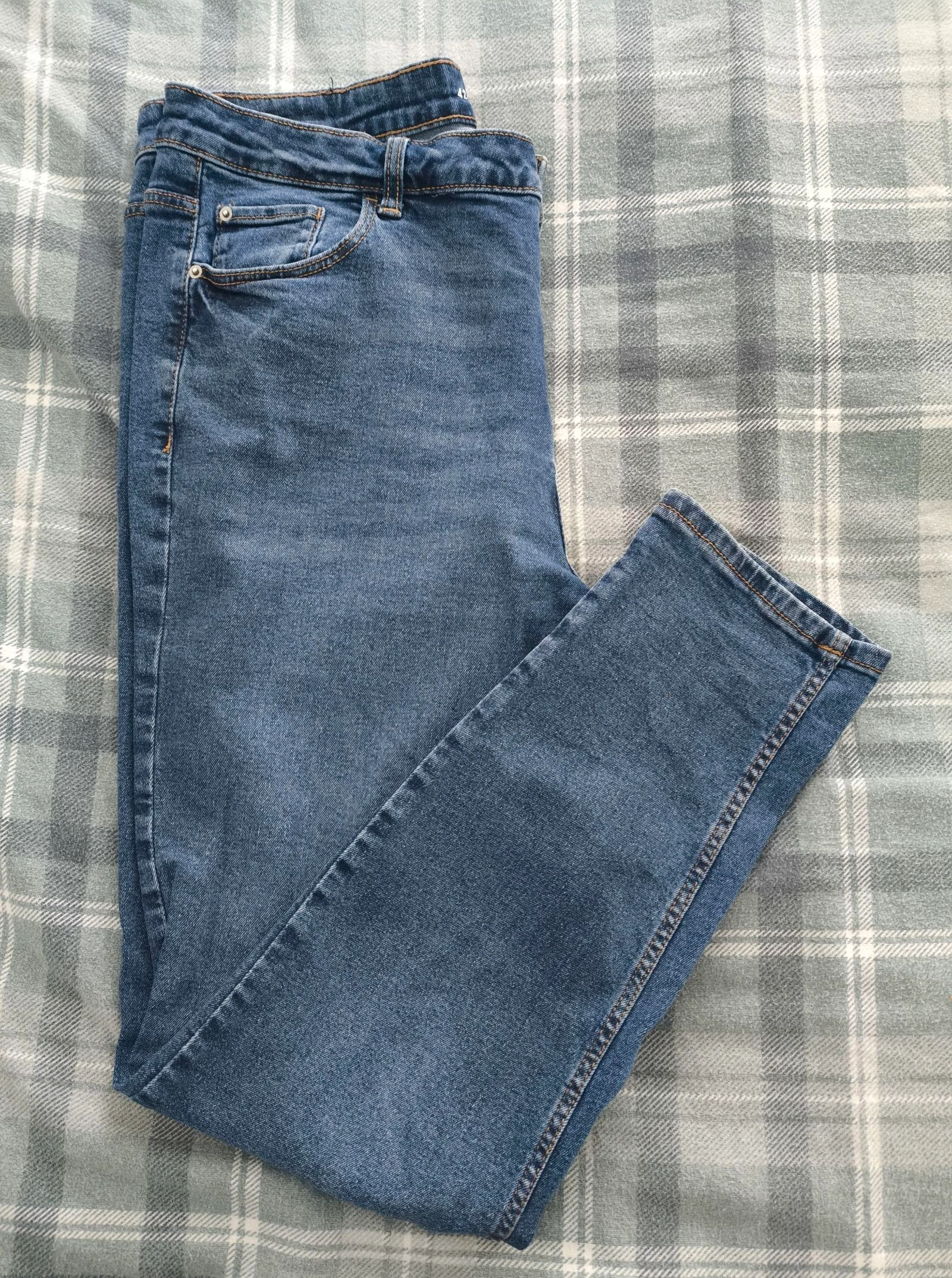 Vaqueros Slim básicos 
